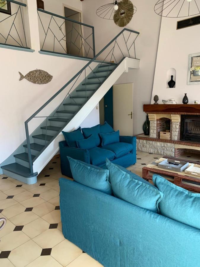 Belle Villa Avec Piscine Saintes-Marie-la-Mer Buitenkant foto